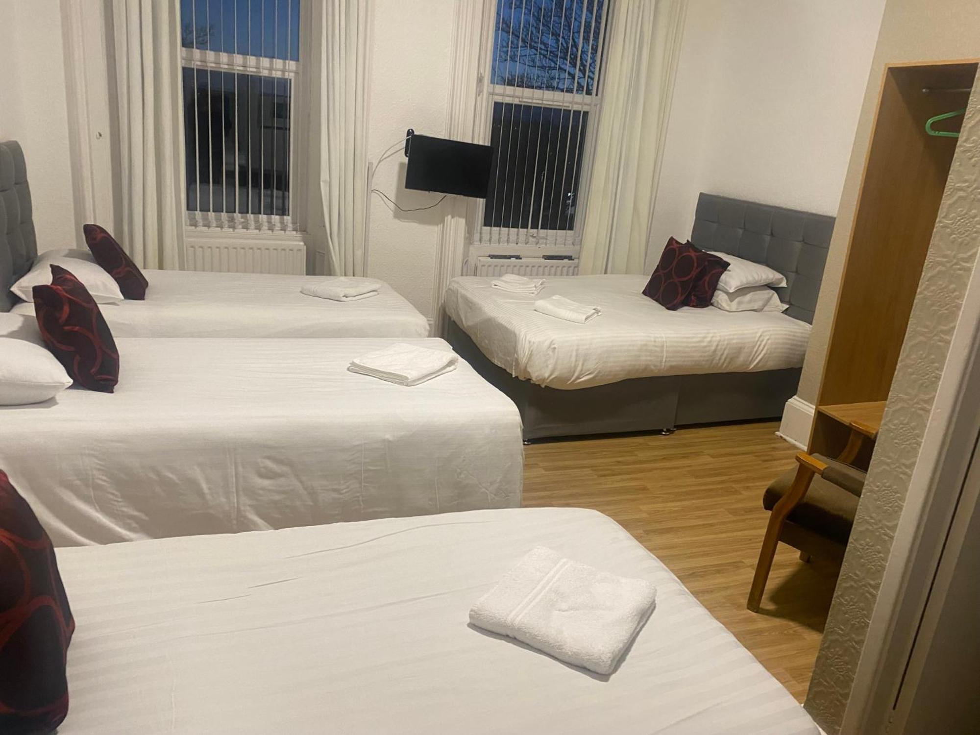 Clifton Hotel Newcastle Rum bild