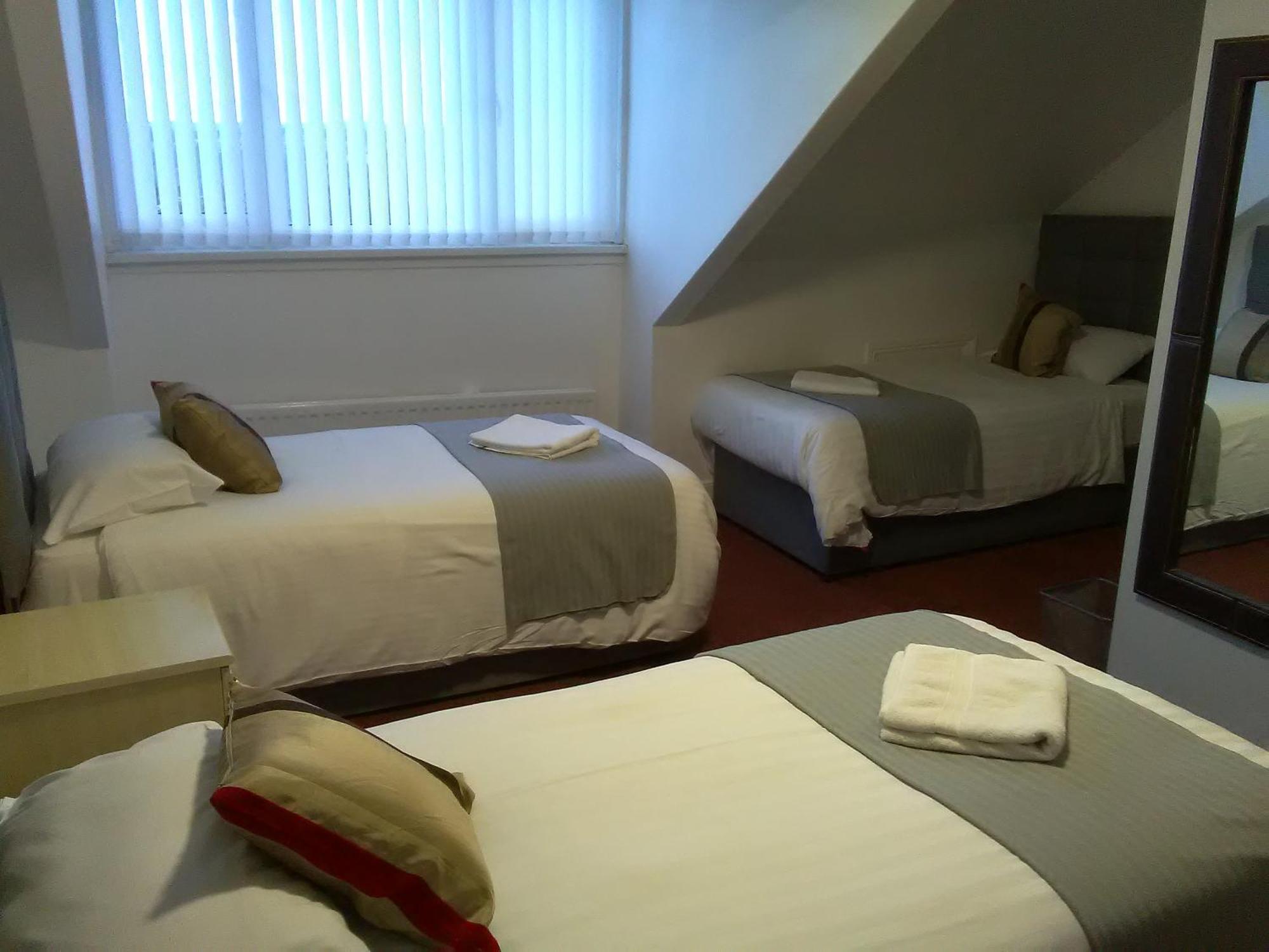 Clifton Hotel Newcastle Rum bild