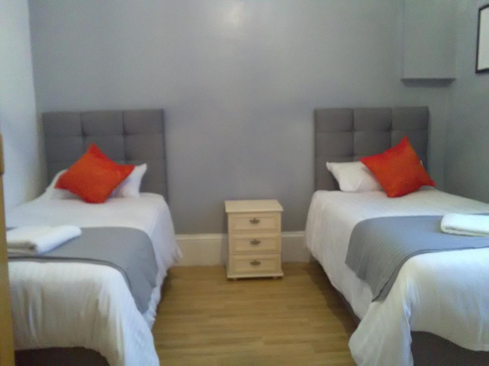 Clifton Hotel Newcastle Rum bild