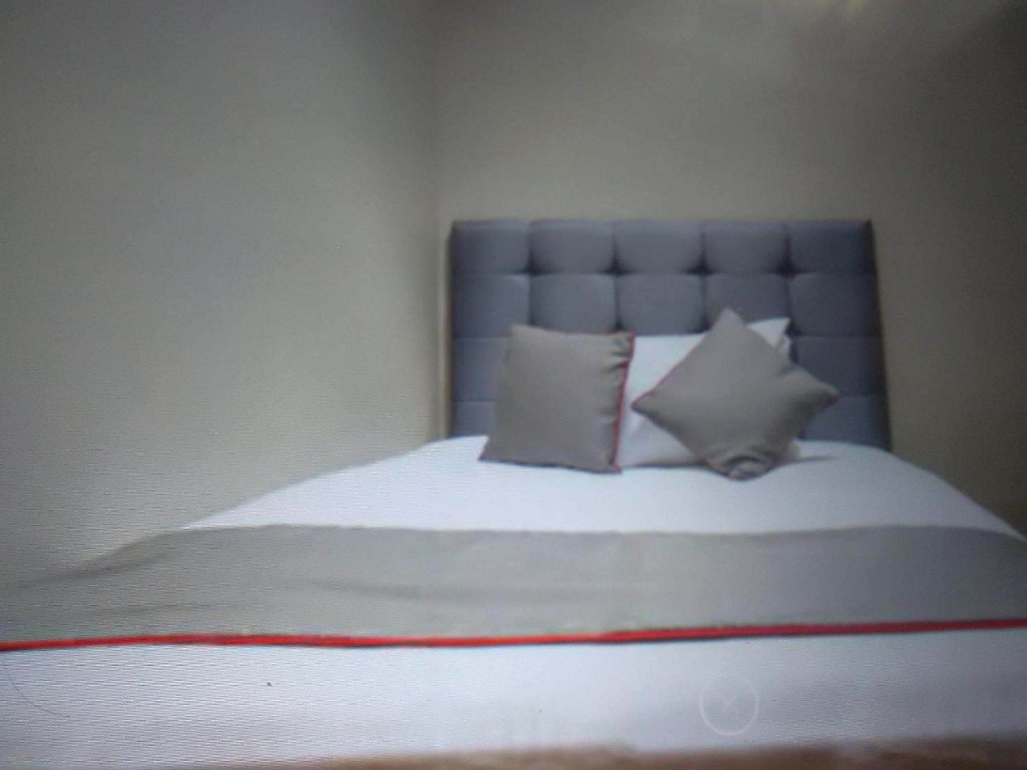 Clifton Hotel Newcastle Rum bild