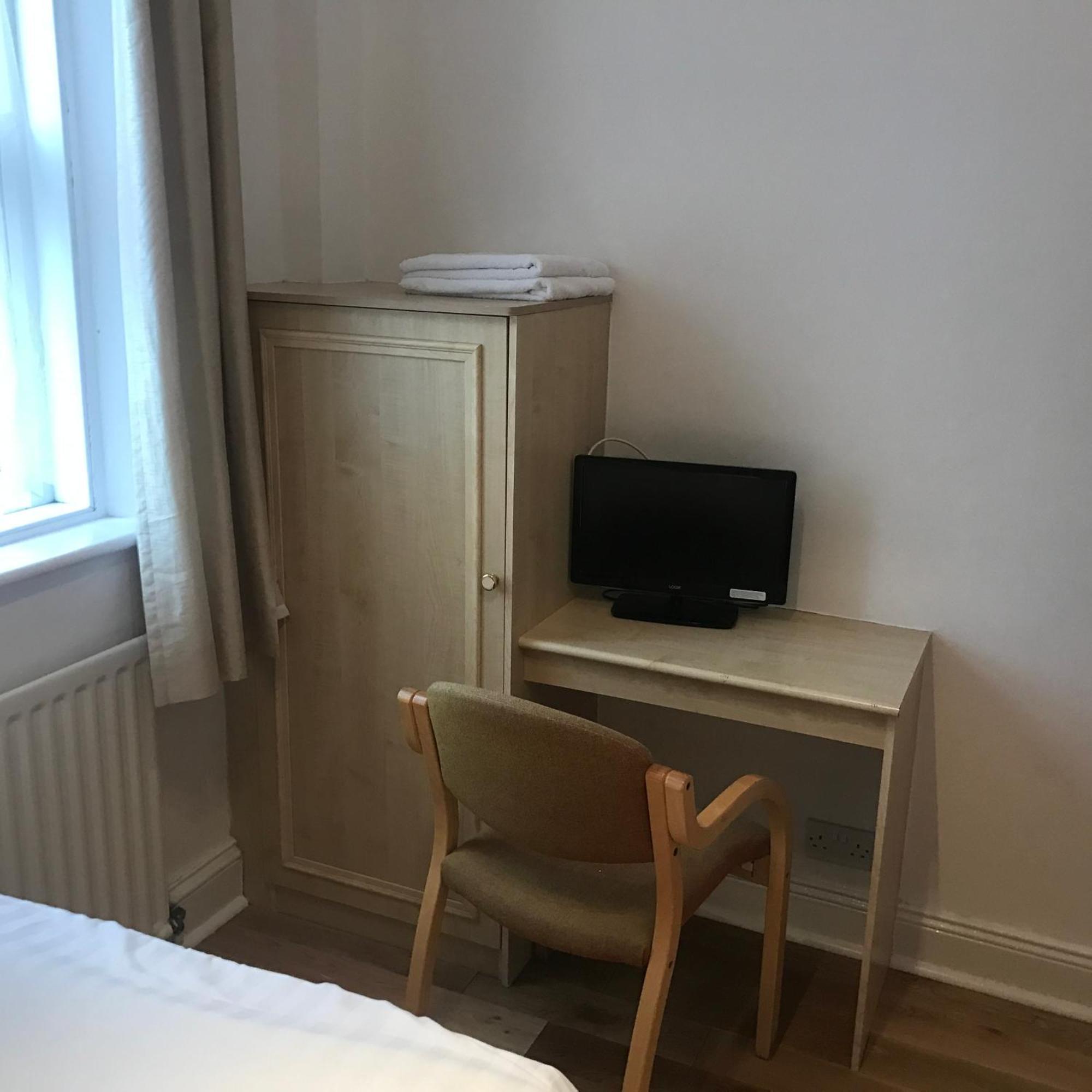 Clifton Hotel Newcastle Rum bild