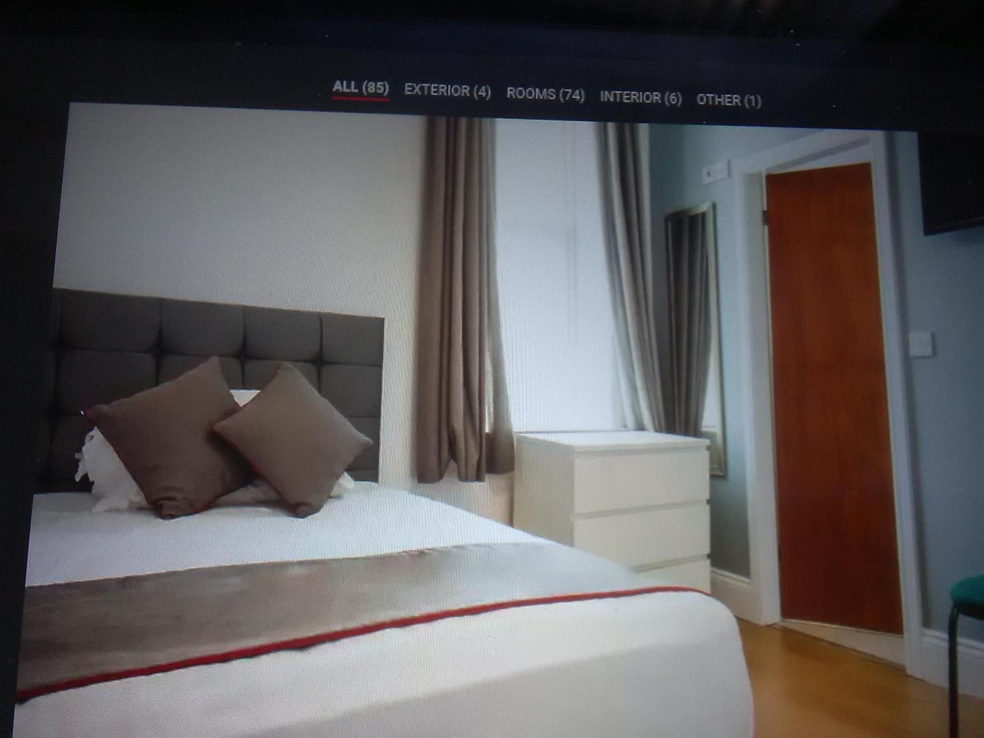 Clifton Hotel Newcastle Rum bild