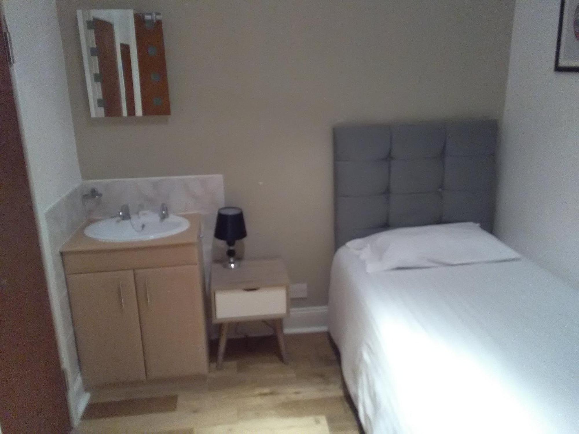 Clifton Hotel Newcastle Rum bild