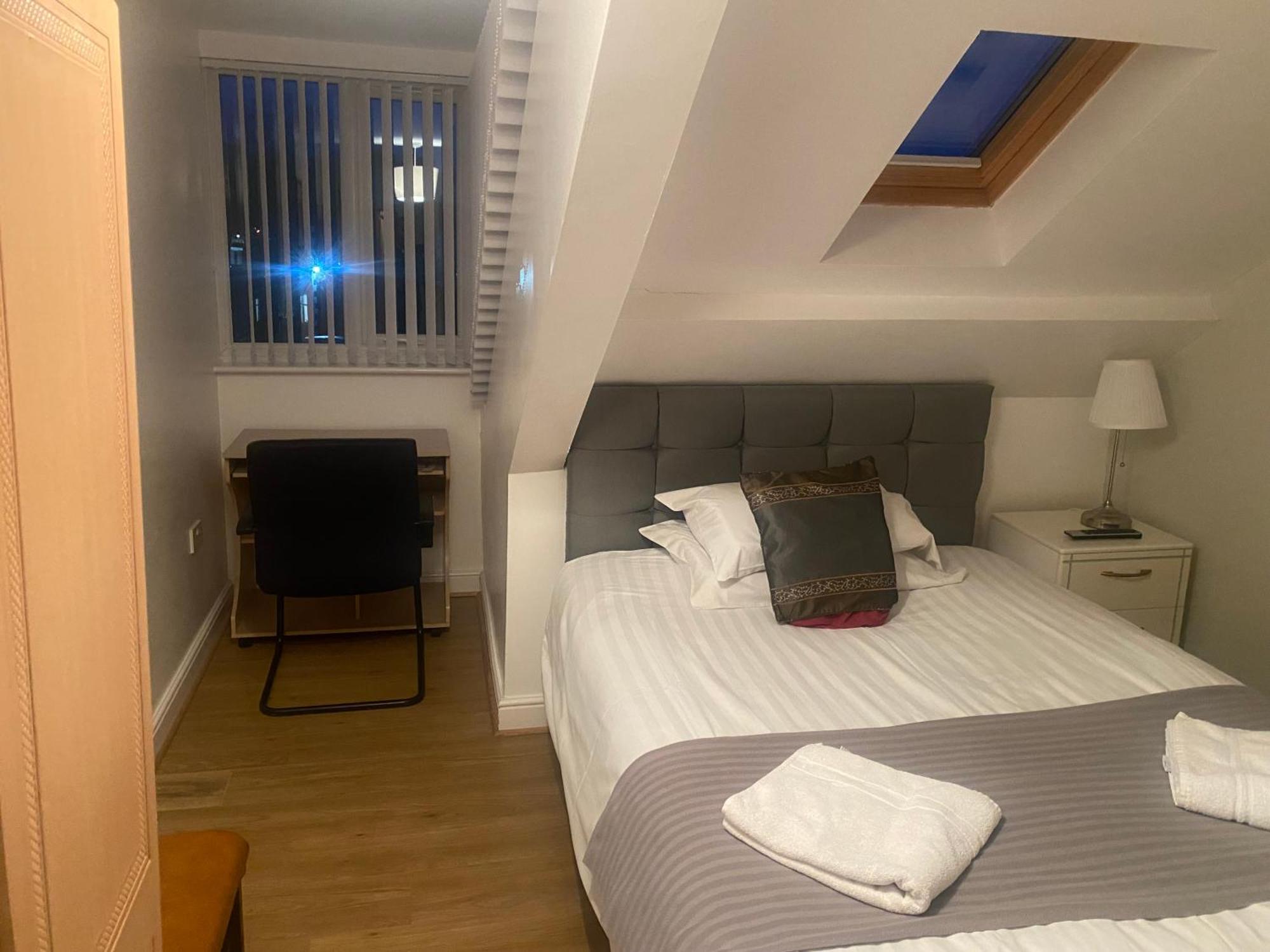 Clifton Hotel Newcastle Rum bild